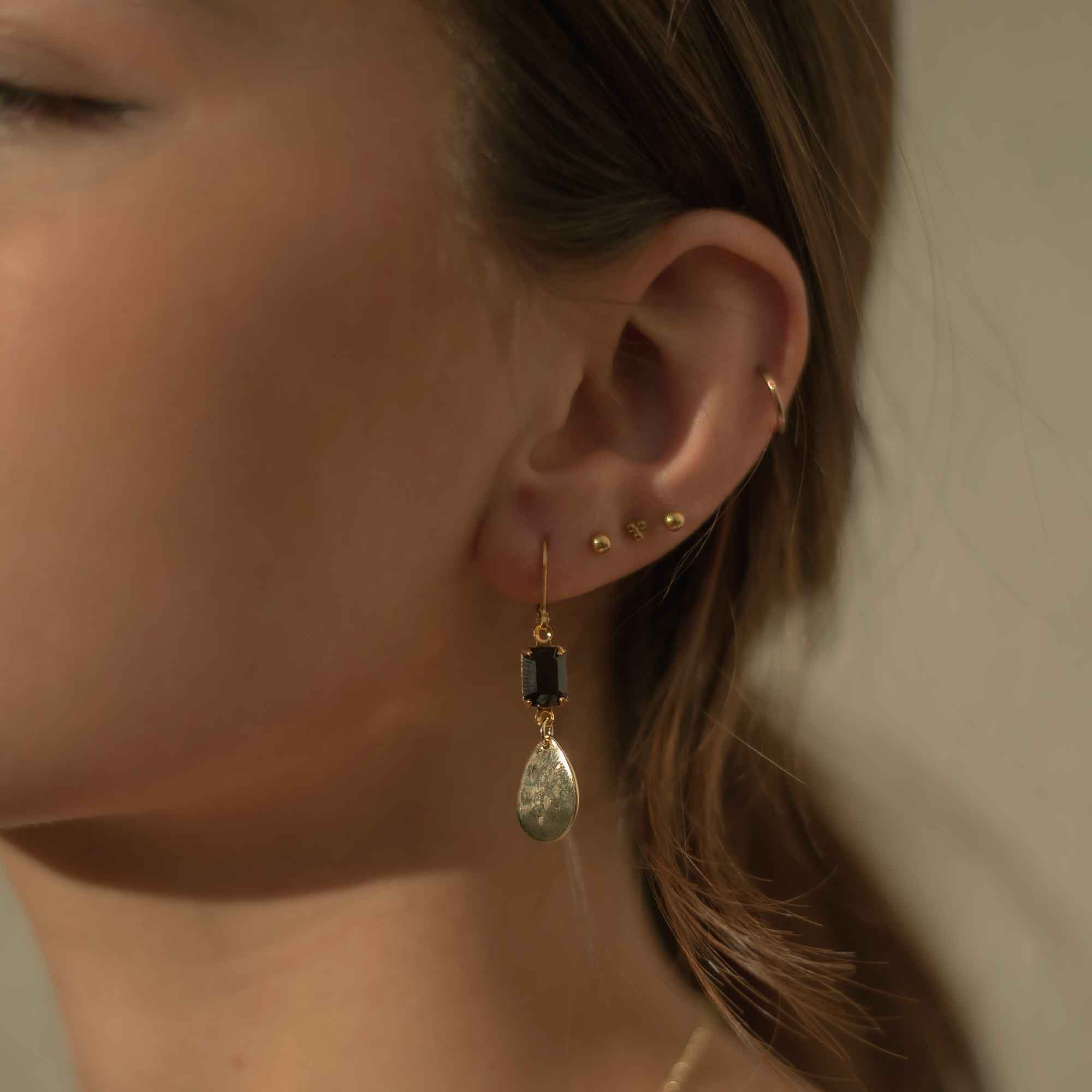 black and gold earrings sandrine devost jewelry bijoux boucles d'oreilles