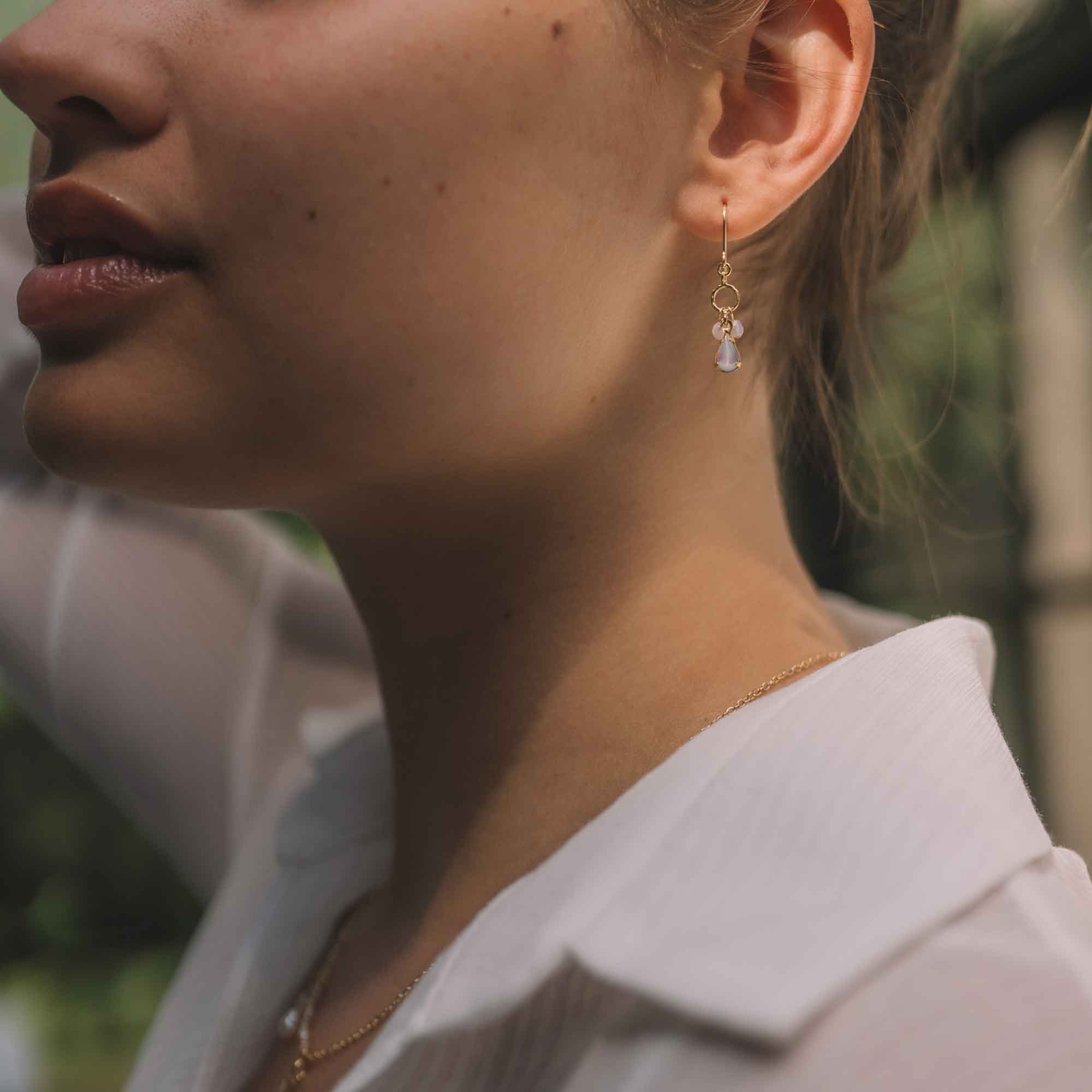 delicate feminine earrings boucles d'oreilles sandrine devost or rempli