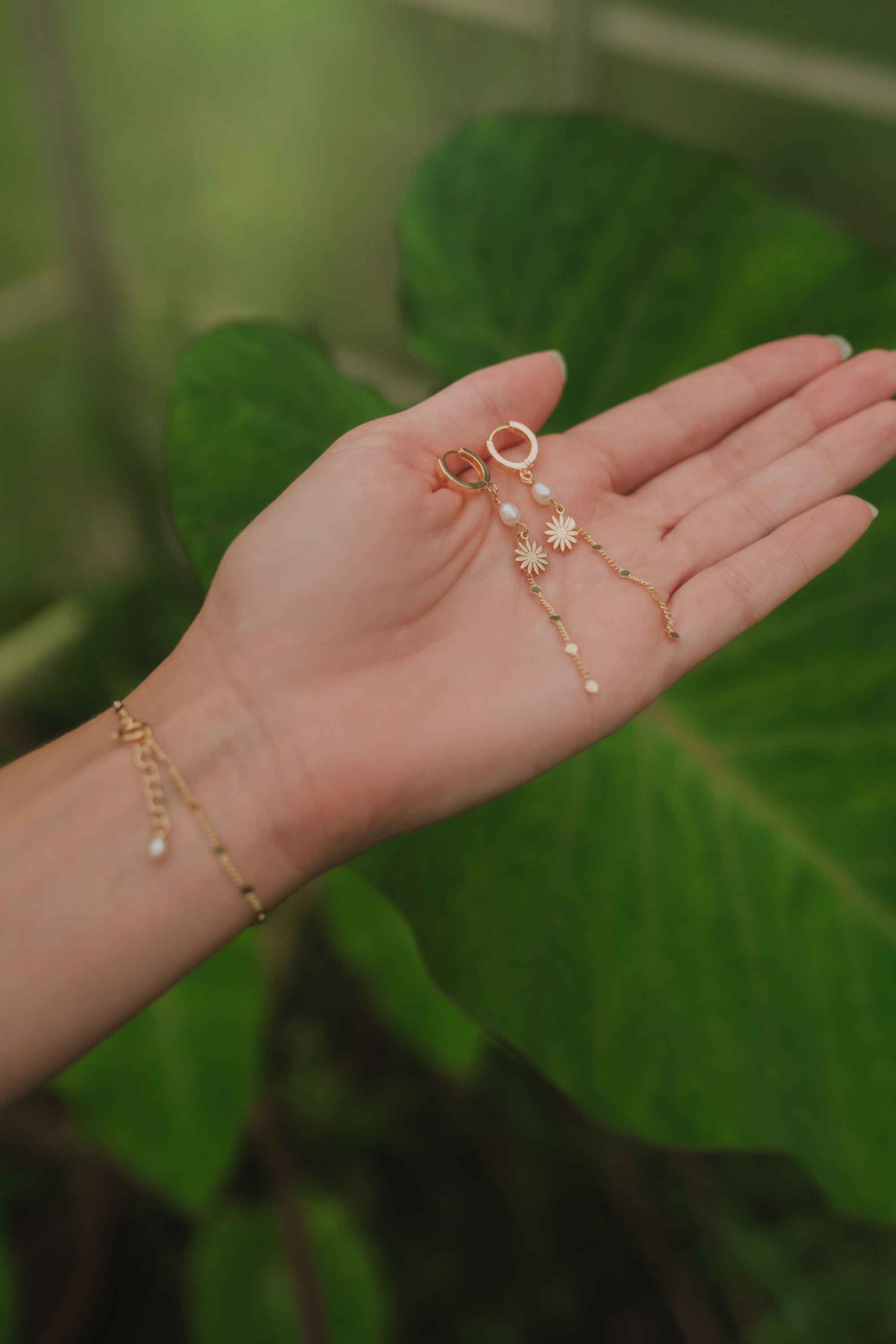 floral earrings gold and pearls