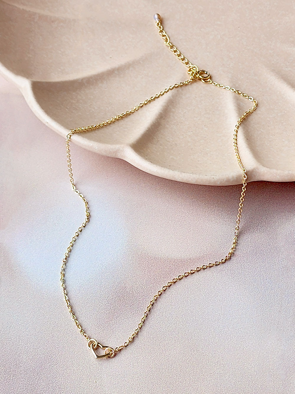 Gold heart necklace 14K or rempli collier court
