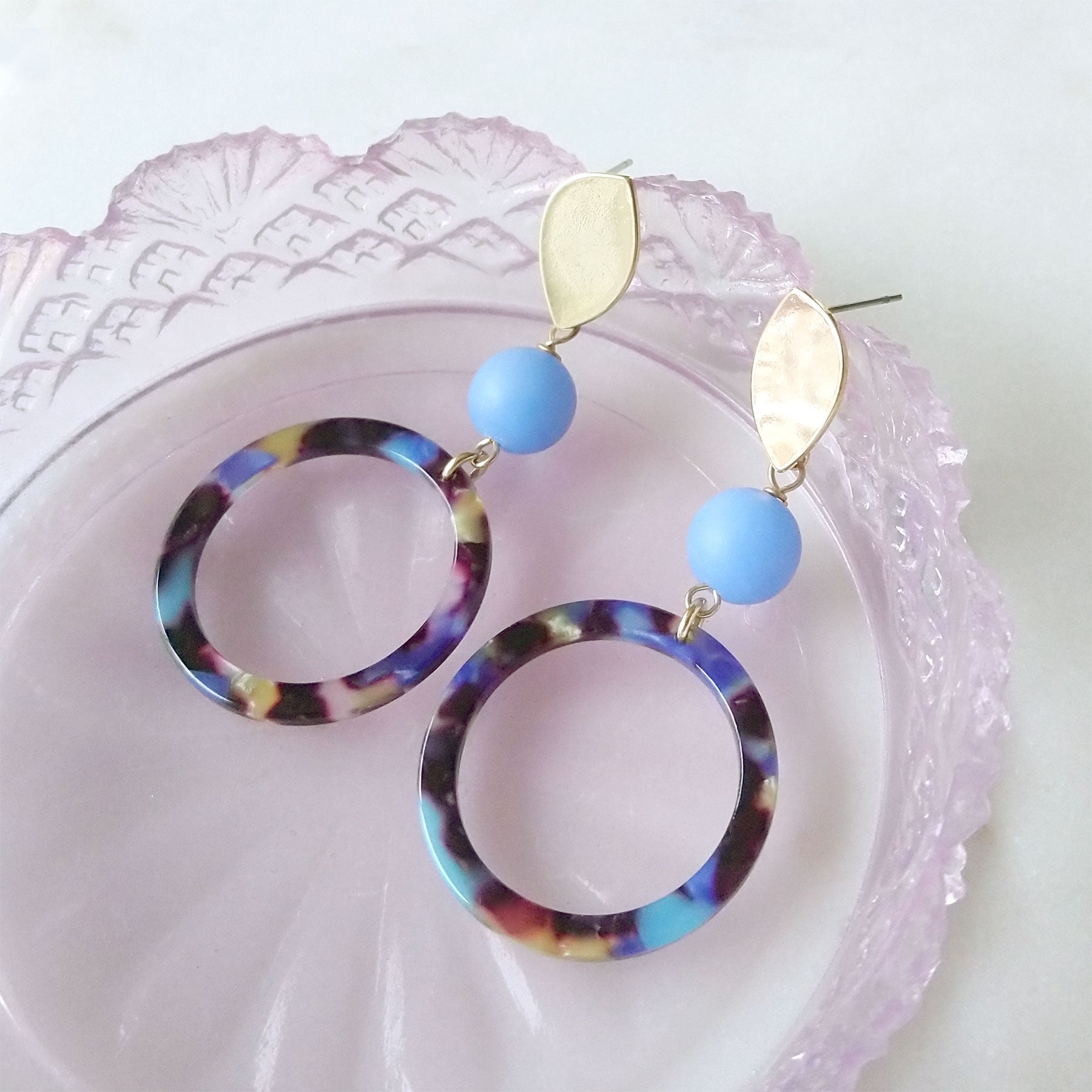 blue and gold earrings boucles d'oreilles anneaux acétate