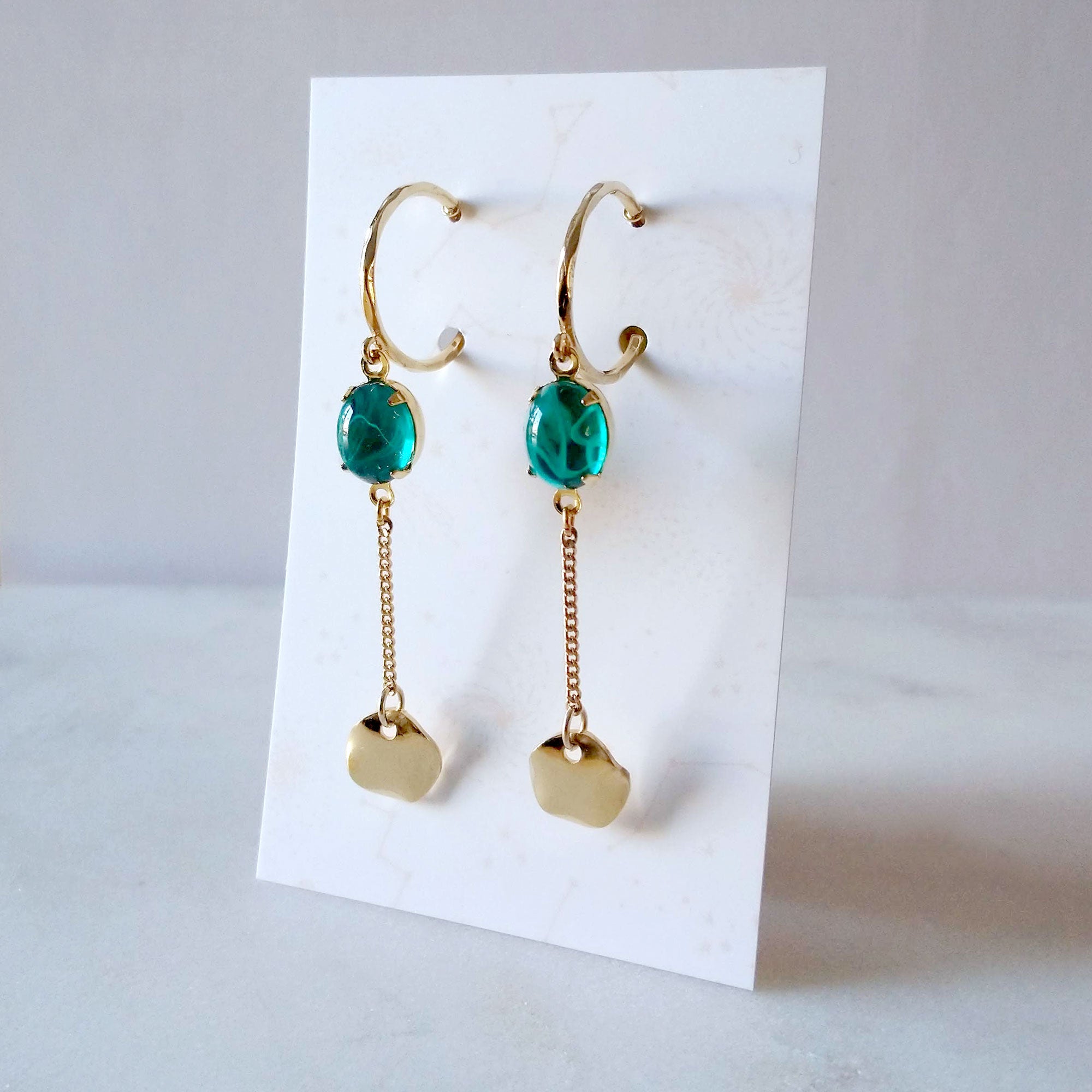 emerald green earrings golden hoops bijoux québécois anneaux or