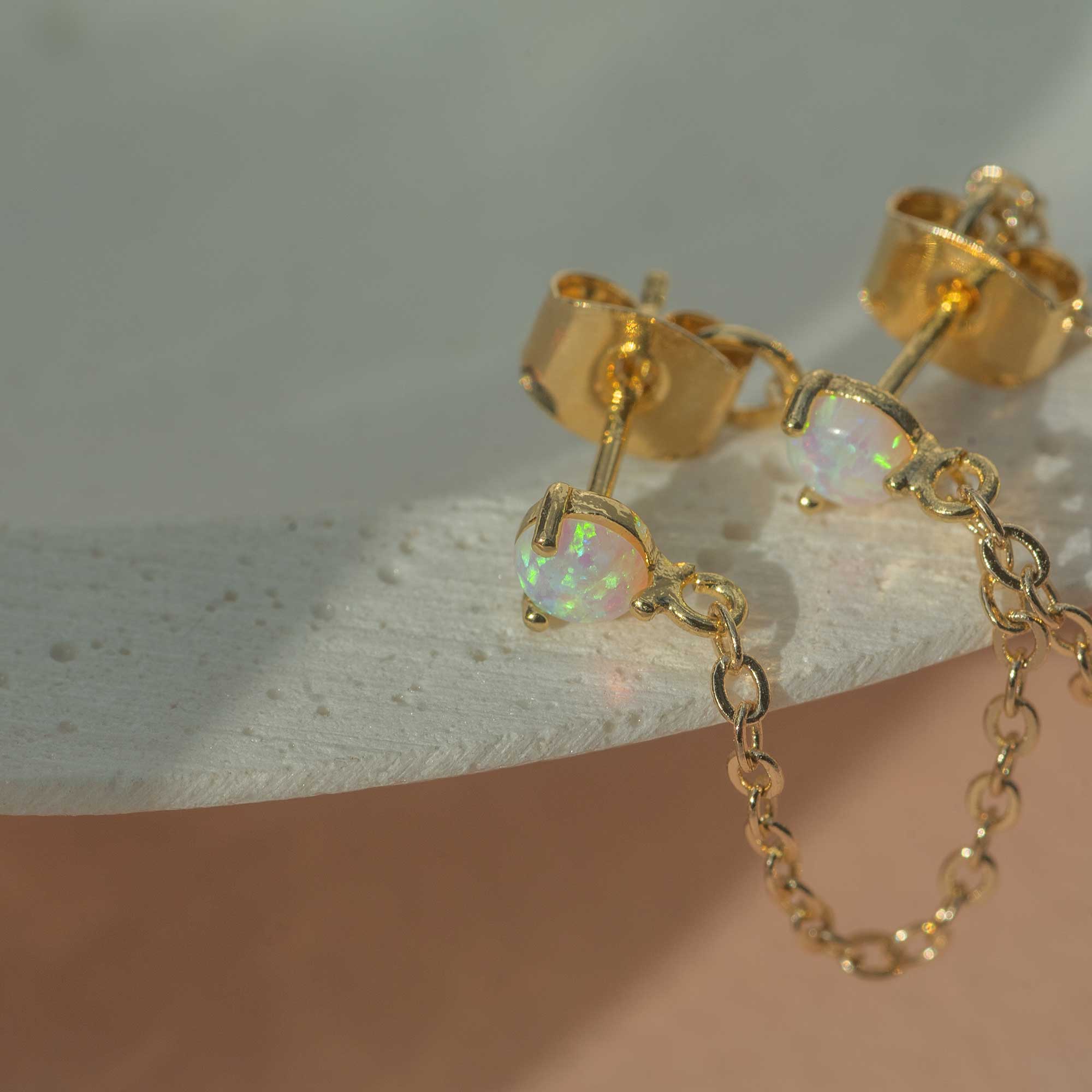 opales de verre boucles sur tiges bijoux sandrine devost