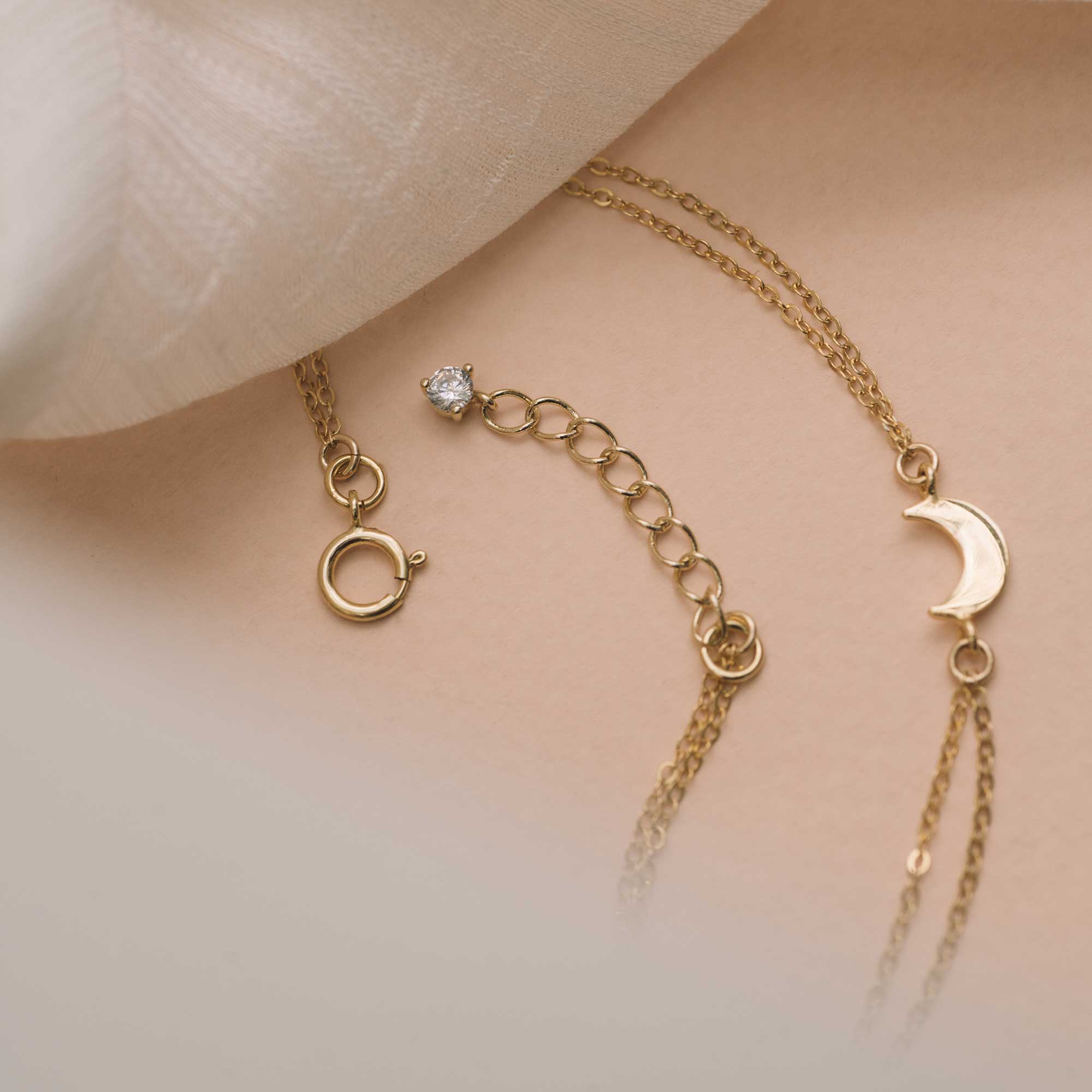 Bracelet croissant lune or rempli 14K et cristal sandrine devost bijoux